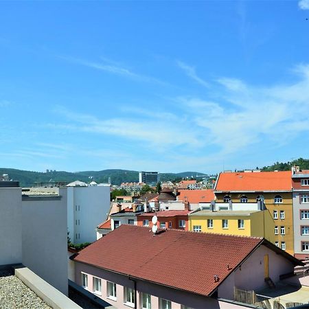 New Apartment With Garage Parking Brno Bagian luar foto