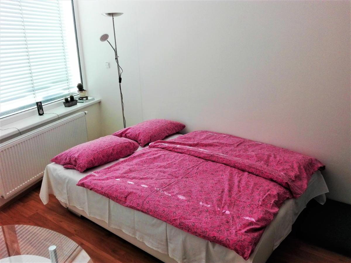 New Apartment With Garage Parking Brno Bagian luar foto
