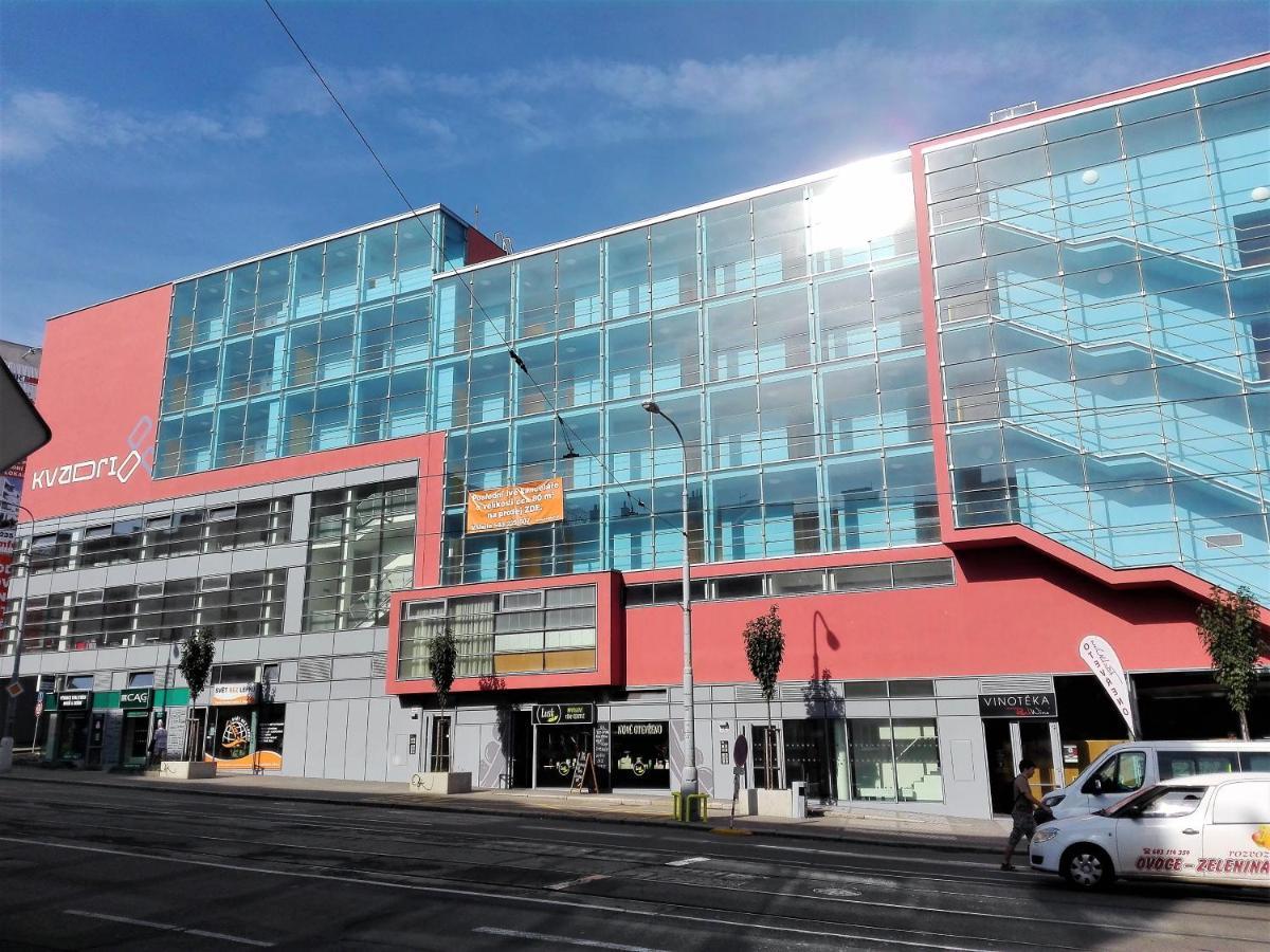 New Apartment With Garage Parking Brno Bagian luar foto